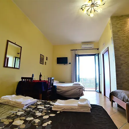 Couette-café Dimora Dell'etna 3*