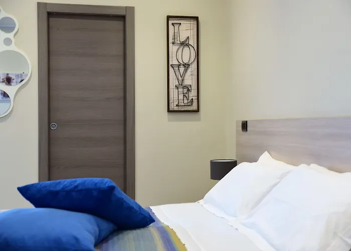 Dimora Dell'etna Bed and Breakfast 3*