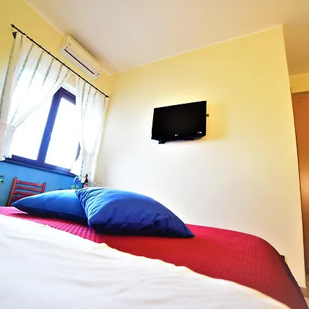Dimora Dell'etna Bed & Breakfast 3*