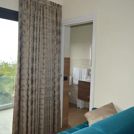 Dimora Dell'etna Bed & Breakfast 3*