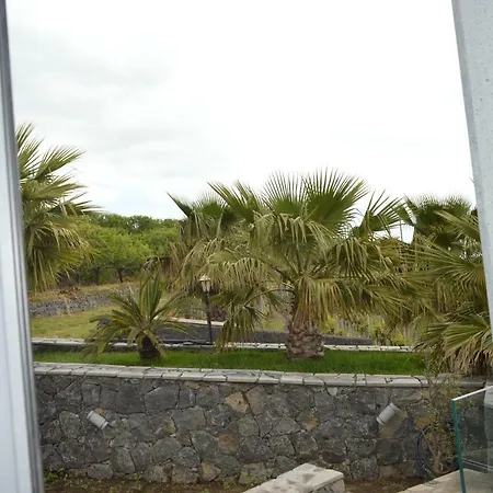 Dimora Dell'etna Bed & Breakfast 3*